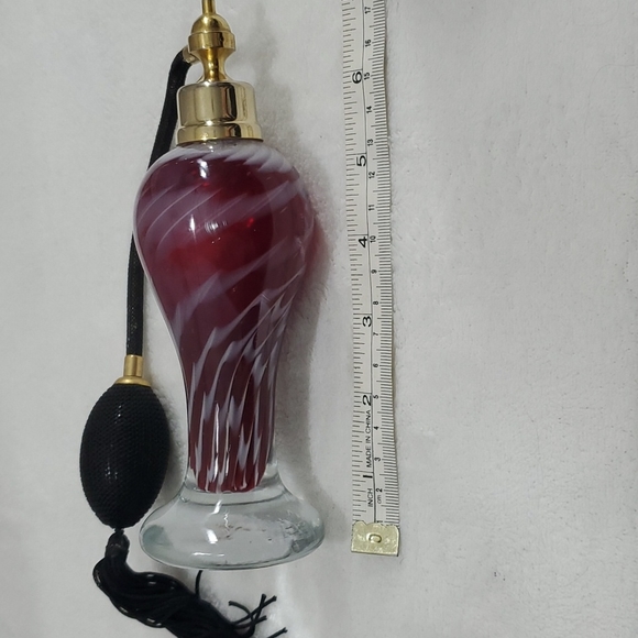 Perfume bottle - Picture 2 of 2